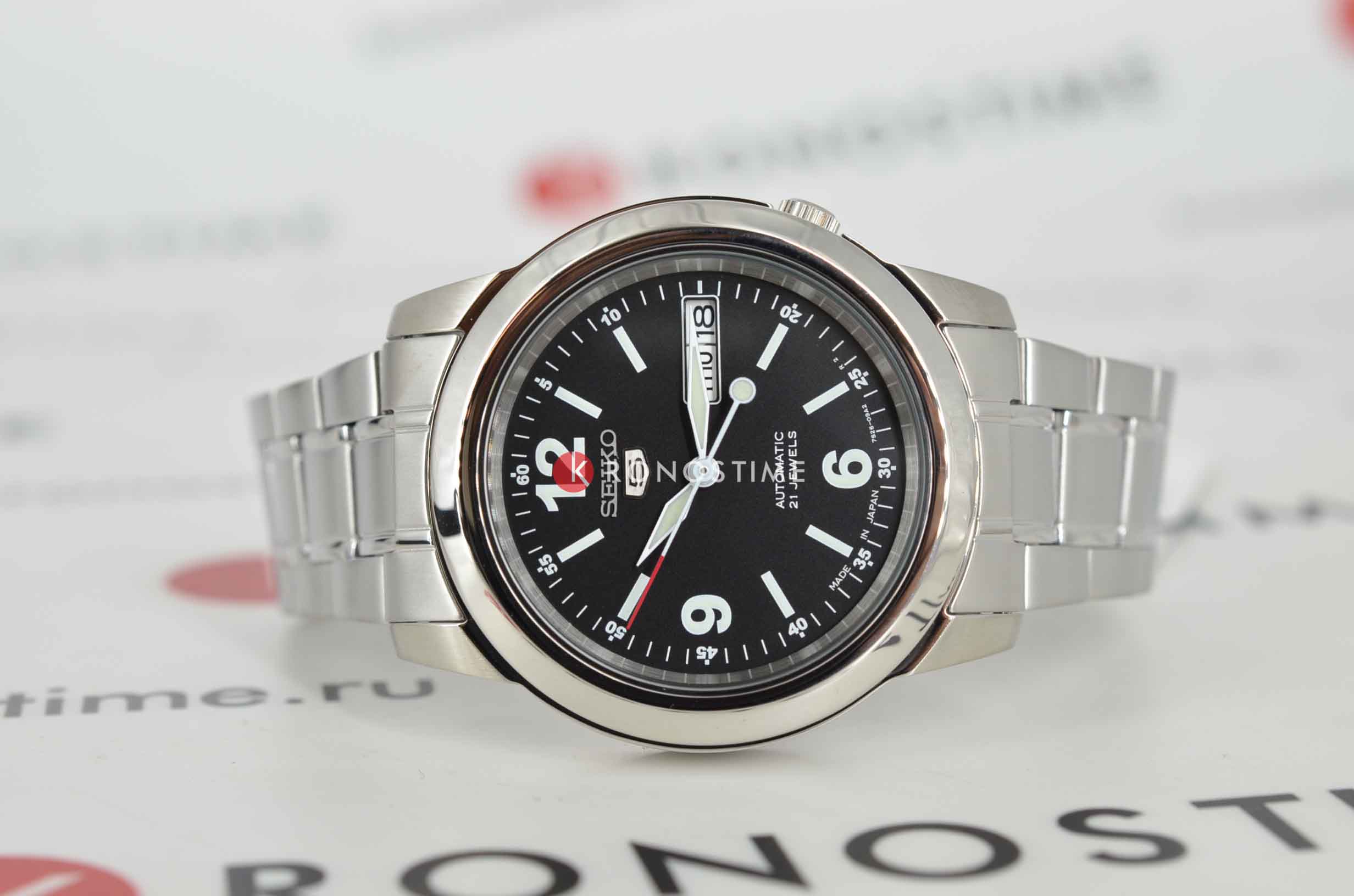 Seiko Seiko 5 Regular SNKE63J1, 5 regular япония мужские часы на браслете нержавеющая сталь боковой вид